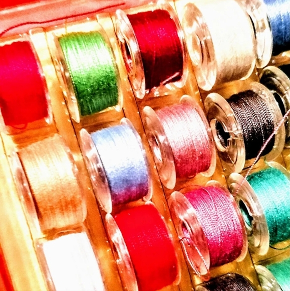 As Seen On Tv - Handy Stitch Portable Handheld Sewing Machine + 25 Extra Threads - Picture 7 of 10